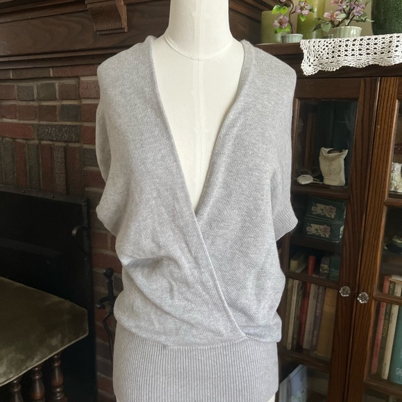 Vince Short Sleeved Gray Cotton/Cashmere Blend Sweater Size Small - Picture 7 of 7